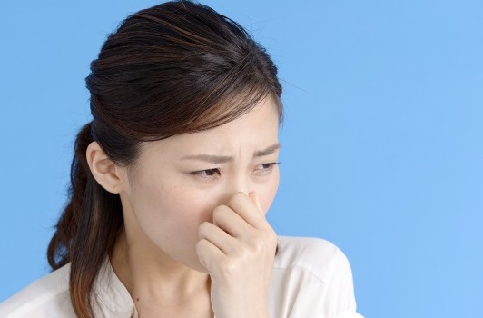 【緊急処置】臭いエアコンのニオイをすぐに取り除きたい